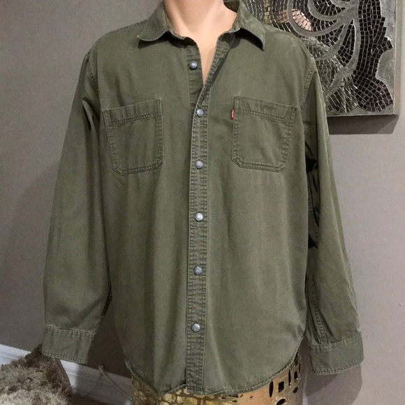 levi's olive green shirt